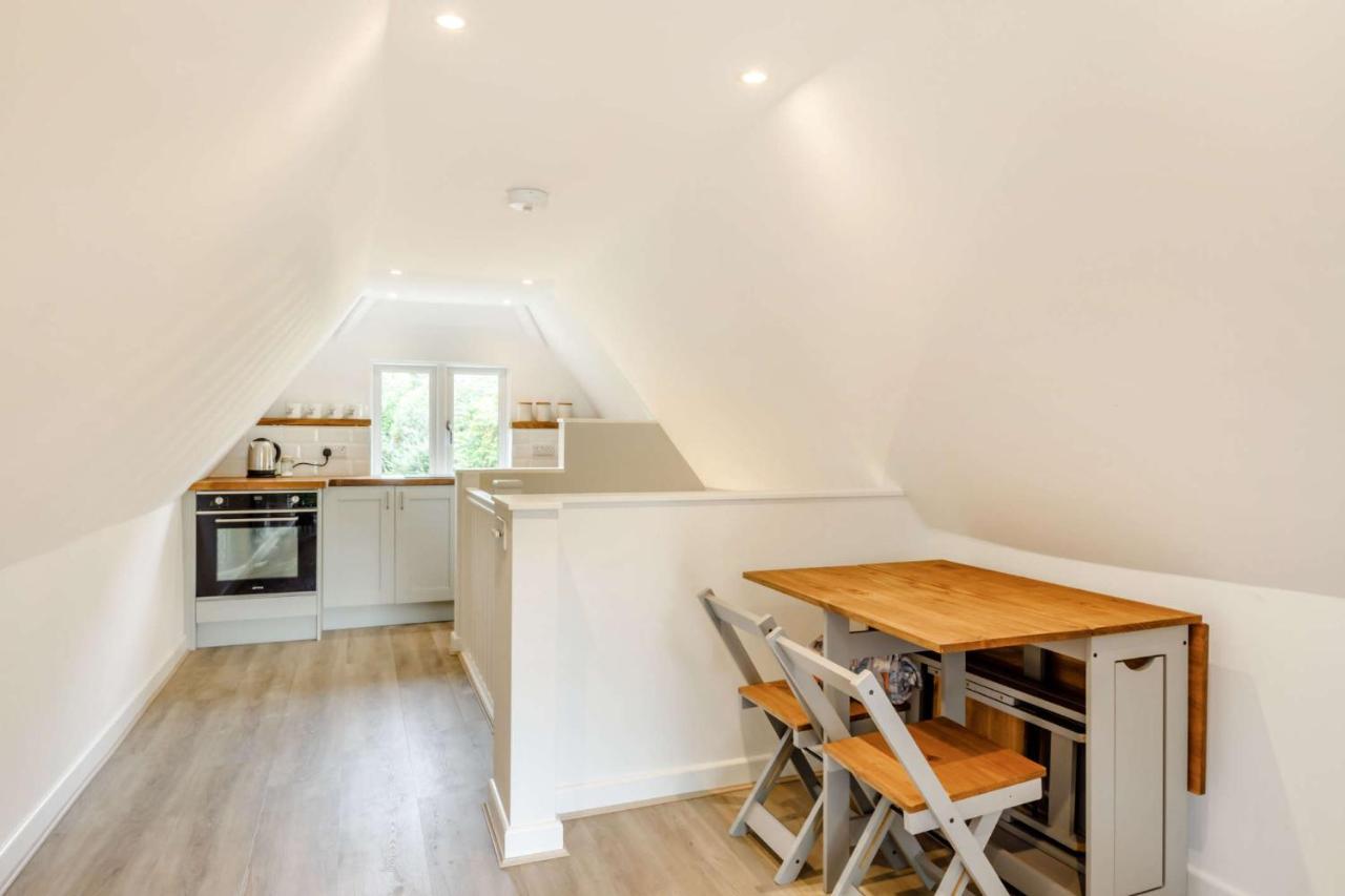 Little Thatch Lovely 2-Bed Converted Workshop Near Weymouth Radipole エクステリア 写真