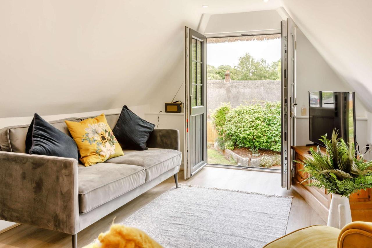 Little Thatch Lovely 2-Bed Converted Workshop Near Weymouth Radipole エクステリア 写真